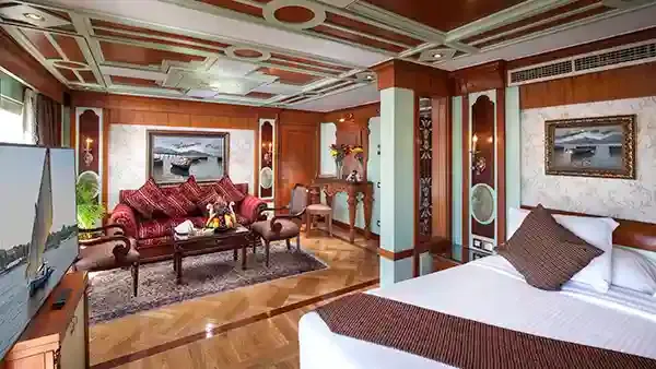 11 Royal Suite 01